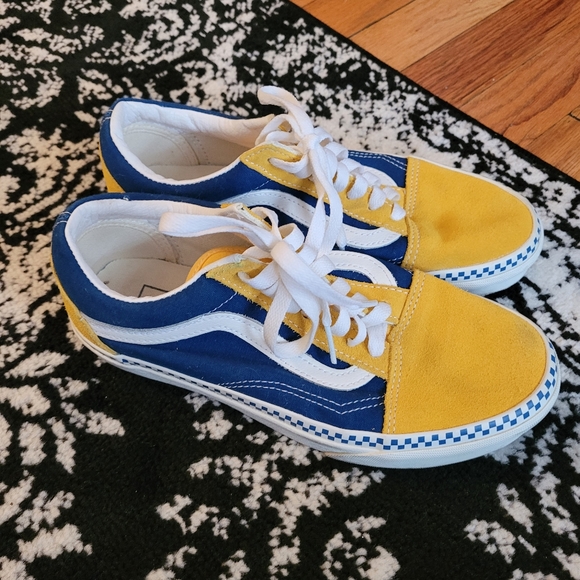 Vans - Picture 3 of 4